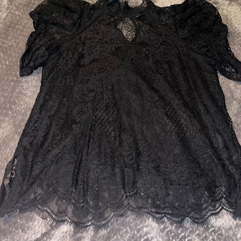 Chic Black Lace Blouse with Puff Sleeves, perfect date night! - Picture 3 of 8